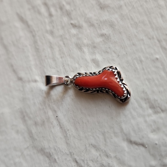 Beautiful NWOT Native American Navajo Natural Coral Pendant ❤️ - Picture 4 of 8